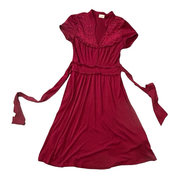 Lush Vintage-Inspired Lace Inset Short Sleeve Tie-Waist Dress - Size S, Burgundy - Picture 5 of 8